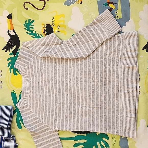 2 reversible Boden long sleeve tops - Picture 5 of 10